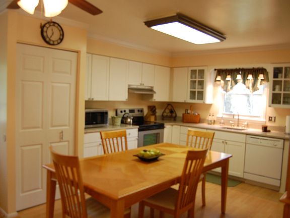 4th image of 1397 Antrim Dr