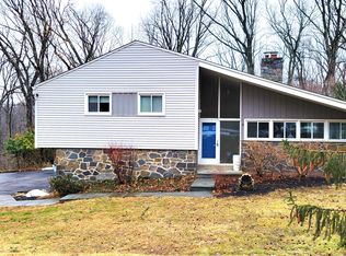 665 Trephanny Ln, Wayne, PA 19087