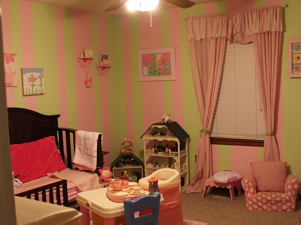 1st image of 409 Robinson Dr