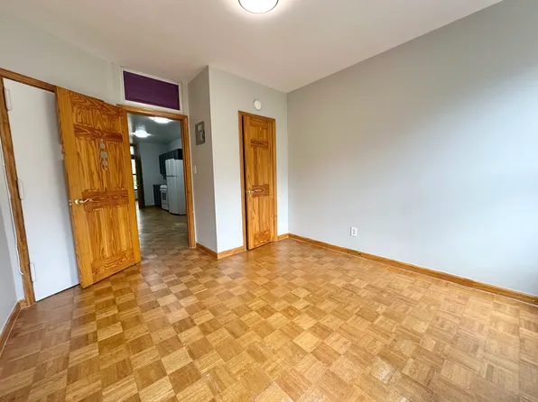 696 Sackett Street image 2 of 6