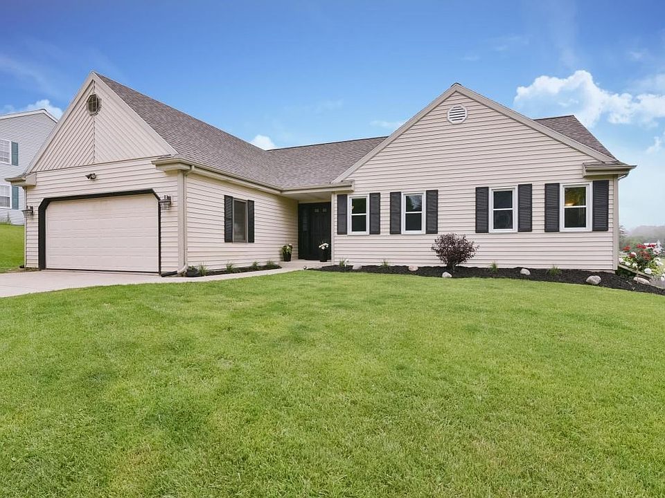 1756 Laura Lane-30 Blue Sky