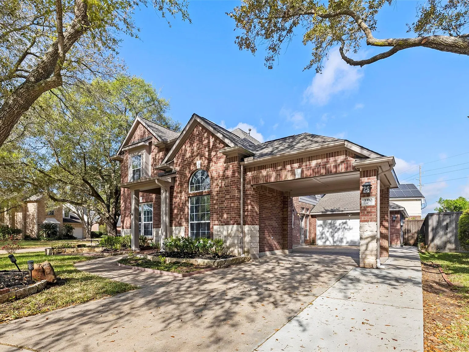 3 bed, 2.5 bath, 2926 sqft, $2,900 — Photo 2