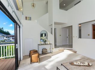 99-827 Holoai St, Aiea, HI 96701