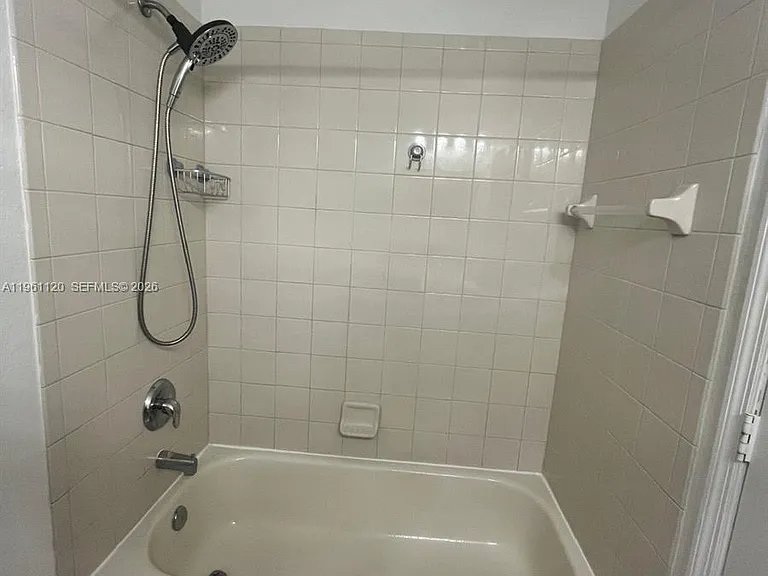 4211 Napoli Lake Dr #4211 — Photo 20