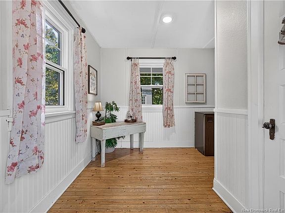 4th image of 260 Radio St