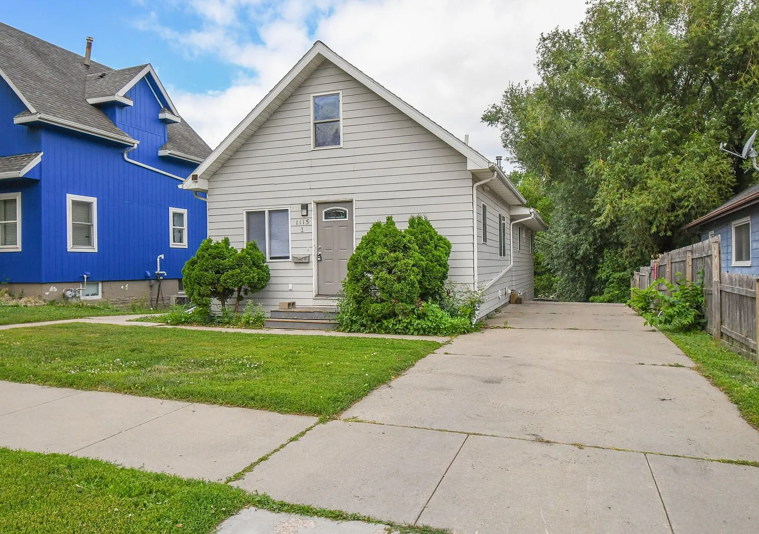1115 N Duluth Ave — Photo 3
