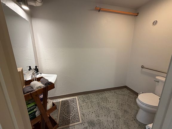 3rd image of 1233 NE 6th St #4