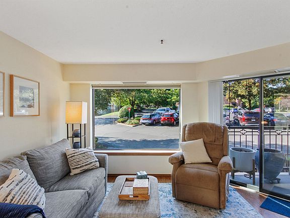 5th image of 221 E Rockwood Blvd #224