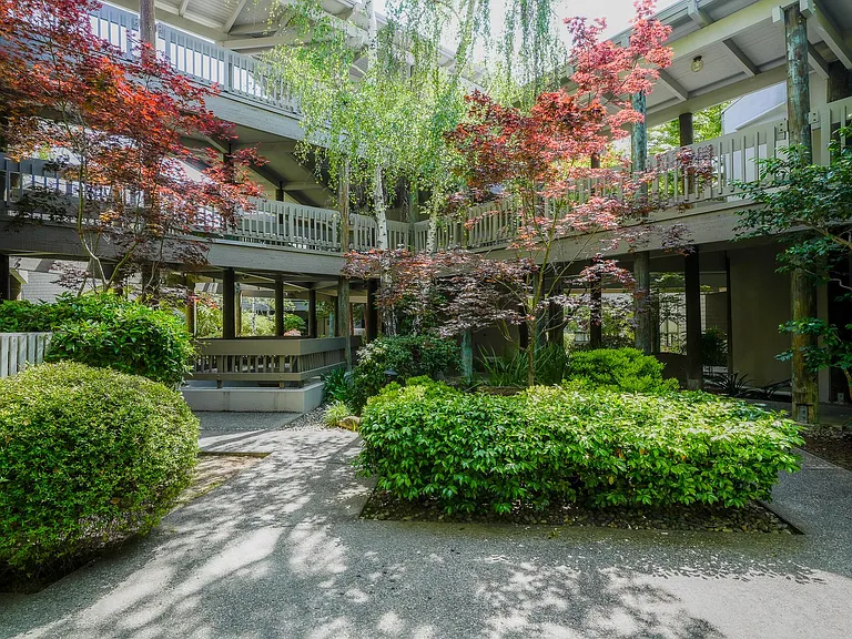 32 Mansion Ct #821 — Photo 19