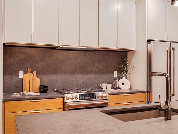 3rd image of 182 Tremont St #2