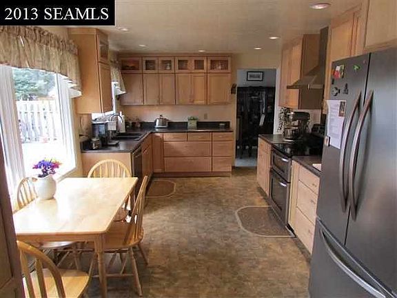 2nd image of 9144 Parkwood Dr