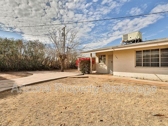 5th image of 705 W 1st St