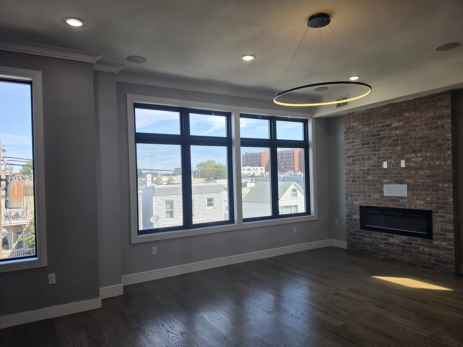3 bed, 1470 sqft, $4,500 — Photo 4