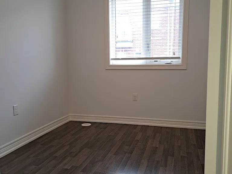7 Roy Grove Way — Photo 21