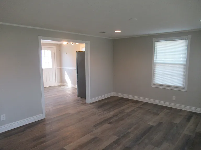 9295 Dorothy Dr — Photo 5