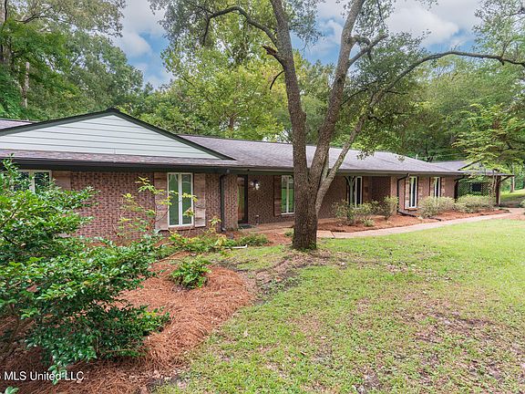 3rd image of 105 McClendon Dr