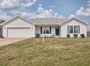 716 Northgate Dr, Saint Joseph, IL 61873