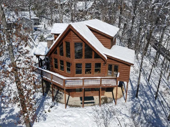 643 Forest Dr, Pigeon Forge, TN 37863