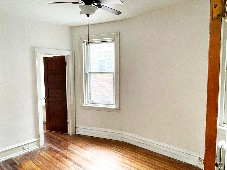 middle bedroom