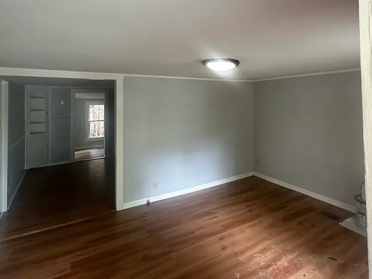 305 Bowers St — Photo 2