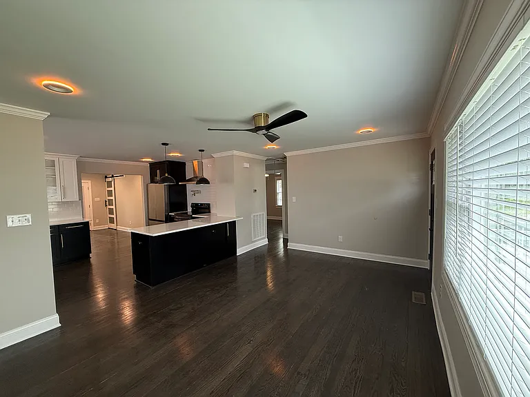 215 Walnut St — Photo 8