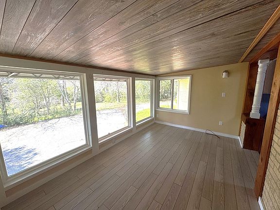 5th image of 603 N Main St