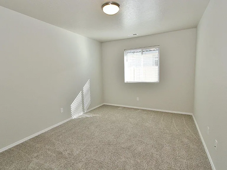 3101 N Saratov Way — Photo 18