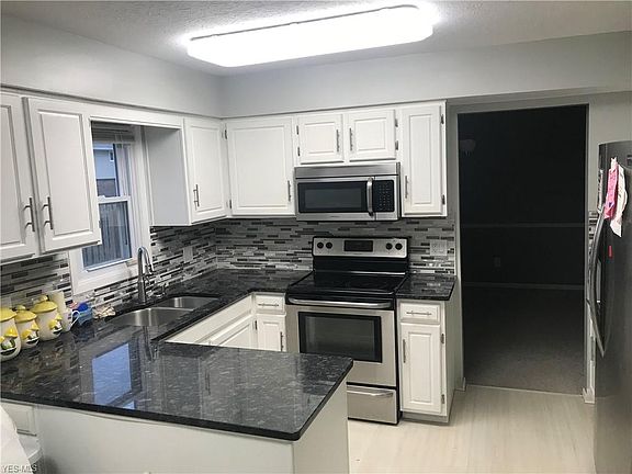 2nd image of 4889 Foxlair Trl