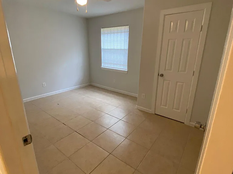 10843 Fairland Dr — Photo 7