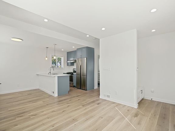 3rd image of 865 Ada St #B