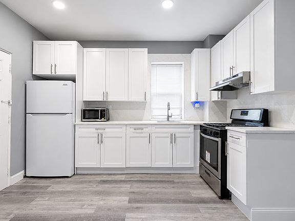 3rd image of 231 Palisade Ave APT 4