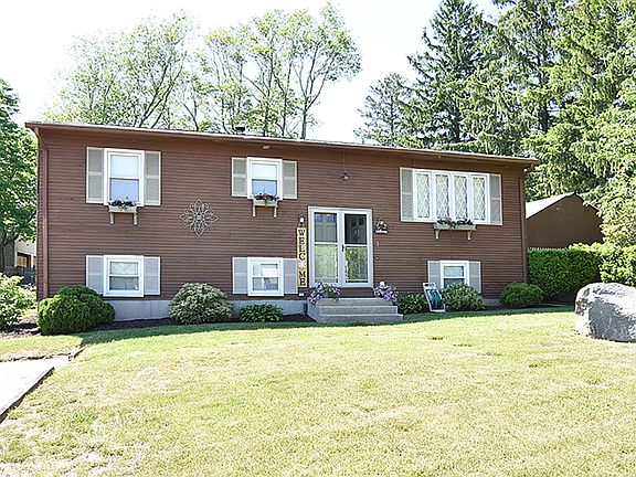 2nd image of 3 Bratt Ln