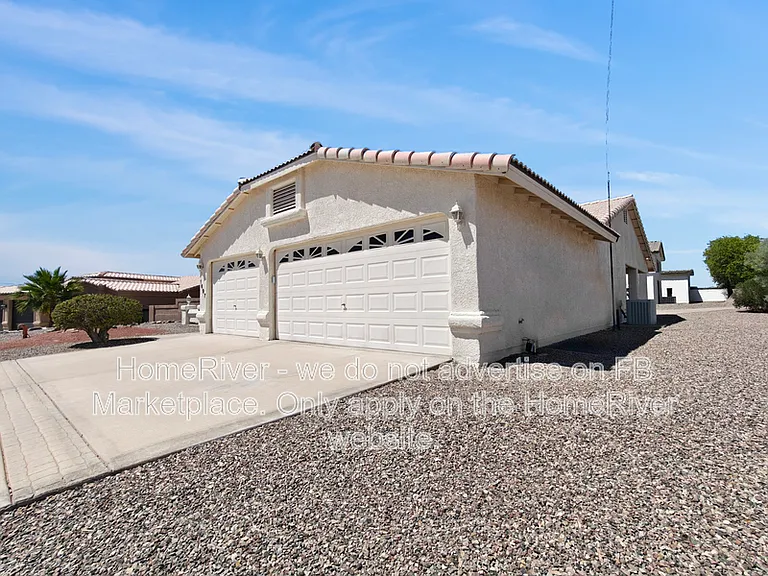 1697 Cardinal Dr — Photo 12