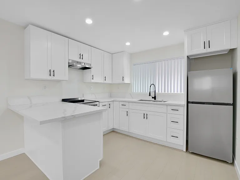 4512 153rd Street Apartments — Photo 13