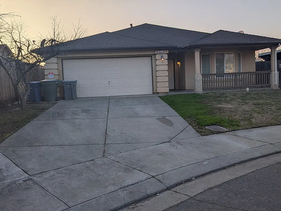 541 John Ct
