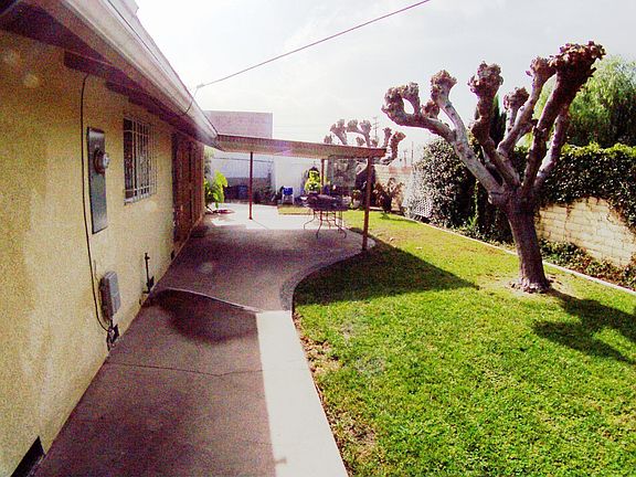 4th image of 7601 Atoll Ave