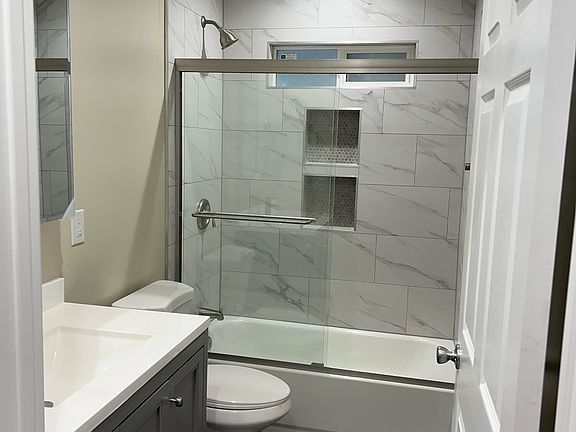 5th image of 8248 Elmont Ave #1/2