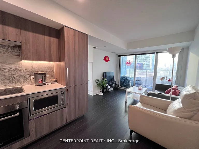 19 Bathurst St #606 — Photo 4