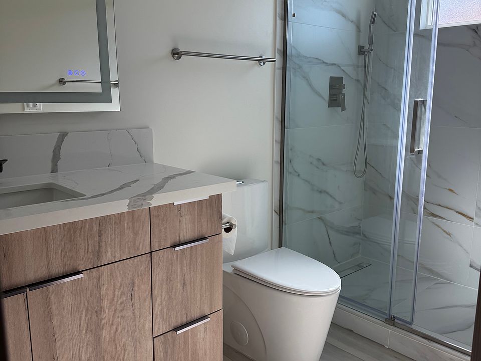 2nd image of 8511 Hyacinth St #3