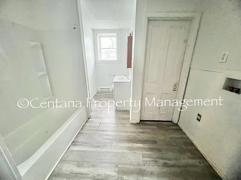 816 Caledonia — Photo 9