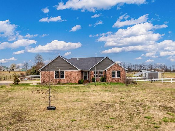 2nd image of 112 Blue Hole Rd