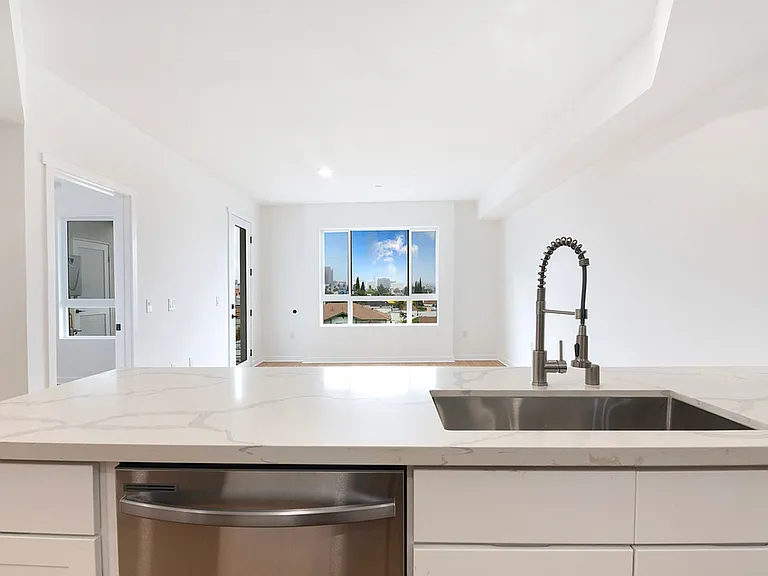 321 S Fickett St — Photo 12