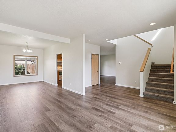 5th image of 2404 NE 165th Avenue