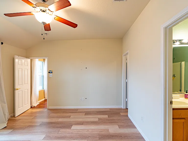 1906 Castaway Dr — Photo 23