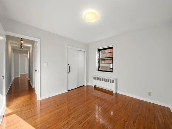 2337 Hudson Terrace image 11 of 23