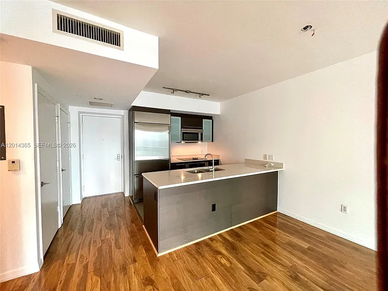 55 SE 6th St #2106 — Photo 9