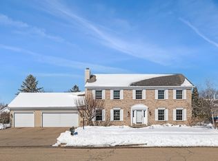 676 Yorkshire Rd, Neenah, WI 54956