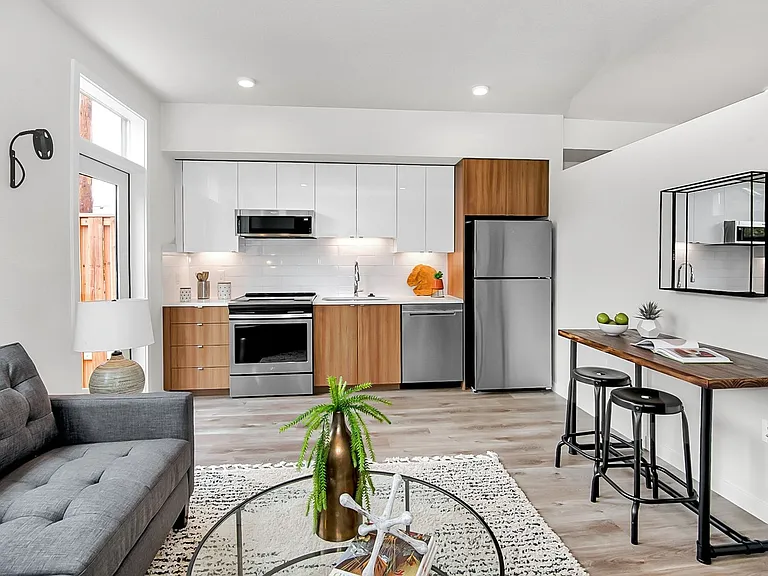 Julian Apartments — Photo 19
