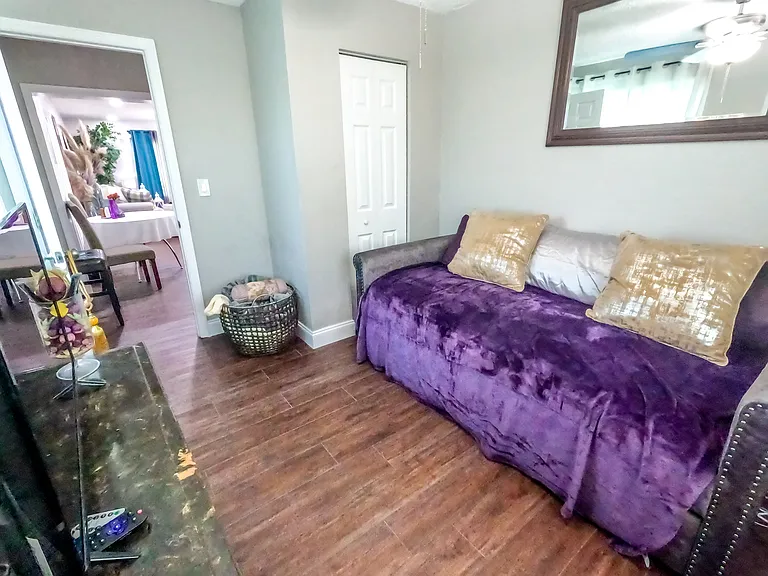 945 Chevy Chase St — Photo 13