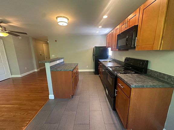 2nd image of 5700 Ogontz Ave #B401